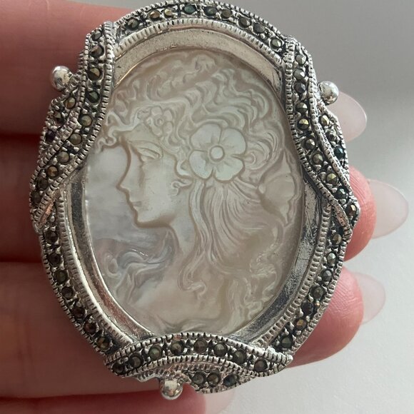 Mother of pearls & Marcasite Cameo brooch 925 Sterling Silver - Picture 6 of 10
